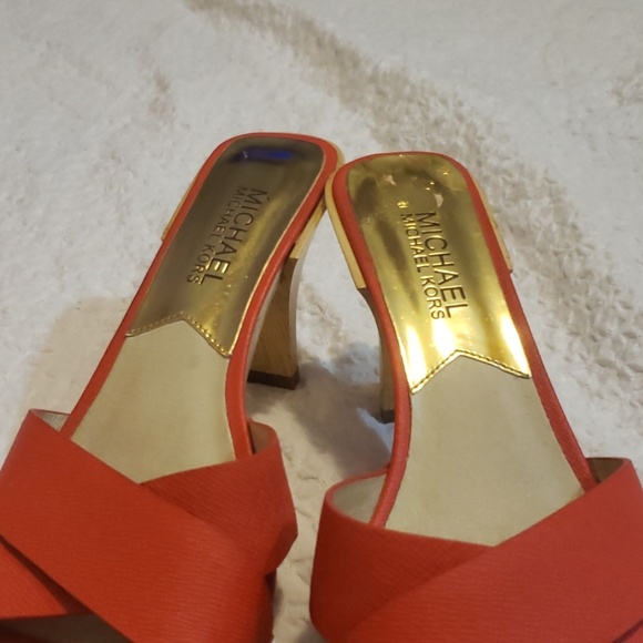 MICHAEL by MICHAEL KORS wooden square heel clogs 7 - Picture 6 of 8